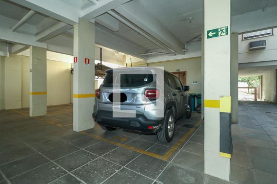 Garagem 1 de apartamento à venda com 3 quartos, 239m² em Petrópolis, Porto Alegre