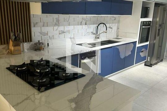 Apartamento à venda com 3 quartos, 182m² em Morumbi, São Paulo