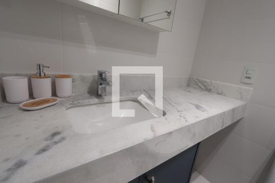 Banheiro de kitnet/studio à venda com 1 quarto, 27m² em Vila Mariana, São Paulo