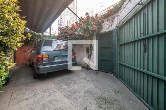 Garagem de casa à venda com 4 quartos, 200m² em Brooklin, São Paulo