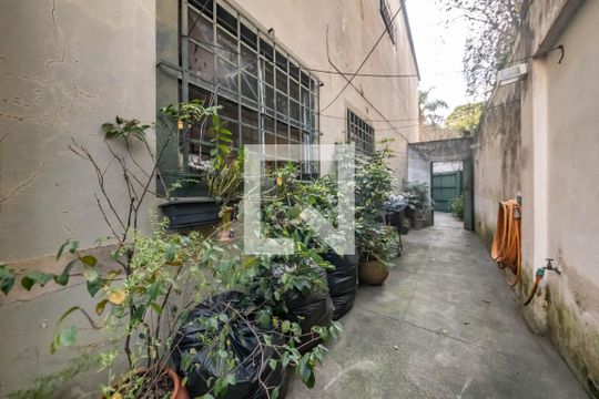 Quintal de casa à venda com 4 quartos, 200m² em Brooklin, São Paulo