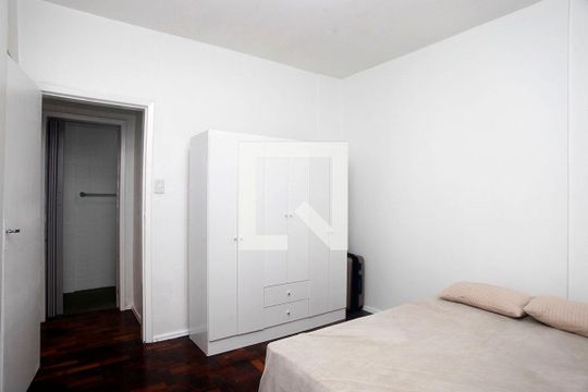Quarto de apartamento à venda com 1 quarto, 57m² em Centro Histórico, Porto Alegre