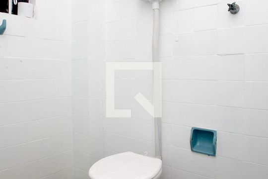 Banheiro 1 de apartamento à venda com 1 quarto, 57m² em Centro Histórico, Porto Alegre