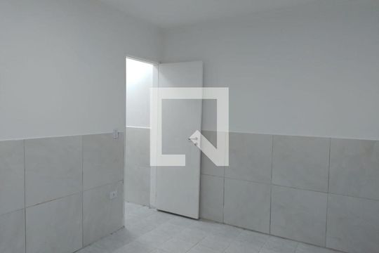 Quarto de casa para alugar com 1 quarto, 64m² em Catiapoã, São Vicente