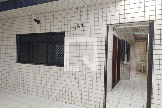 Entrada de casa para alugar com 1 quarto, 64m² em Catiapoã, São Vicente