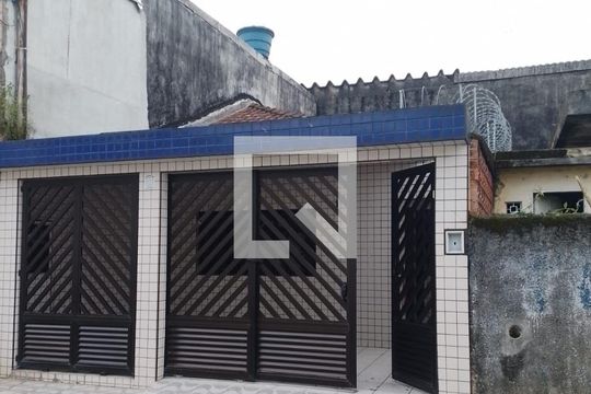 Fachada de casa para alugar com 1 quarto, 64m² em Catiapoã, São Vicente