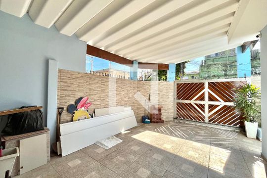 Garagem de casa à venda com 2 quartos, 120m² em Vila Guarani (zona Sul), São Paulo