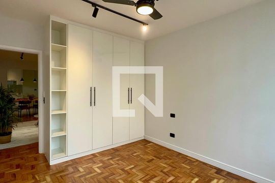 Quarto de apartamento para alugar com 2 quartos, 86m² em Pinheiros, São Paulo