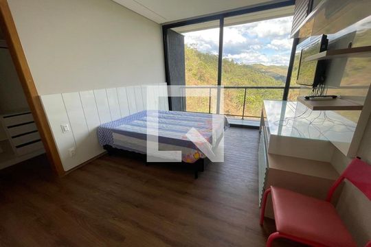 Casa à venda com 4 quartos, 584m² em Jardim Serrano, Nova Lima