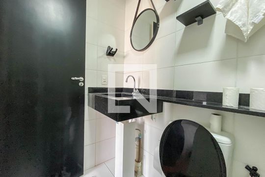 Banheiro de apartamento para alugar com 1 quarto, 30m² em Jardim da Gloria, São Paulo