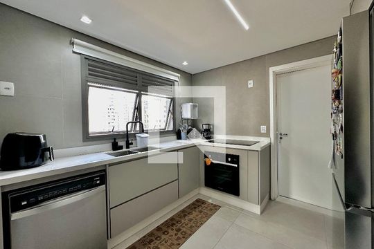 Cozinha de apartamento à venda com 3 quartos, 141m² em Brooklin, São Paulo