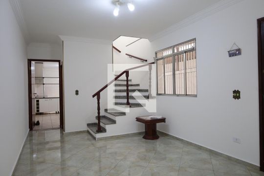 Casa para alugar com 3 quartos, 250m² em Vila Sao Pedro, São Paulo