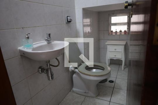 Banheiro 3 de casa para alugar com 3 quartos, 250m² em Vila Sao Pedro, São Paulo