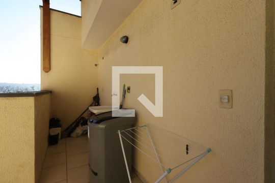 Cobertura - Área de Serviço de apartamento para alugar com 2 quartos, 68m² em Jardim das Maravilhas, Santo André