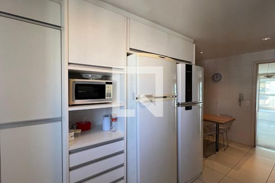 Cozinha de apartamento para alugar com 3 quartos, 162m² em Jardim Paulista, São Paulo