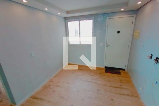 Sala de apartamento para alugar com 2 quartos, 39m² em Jardim Albertina, Guarulhos