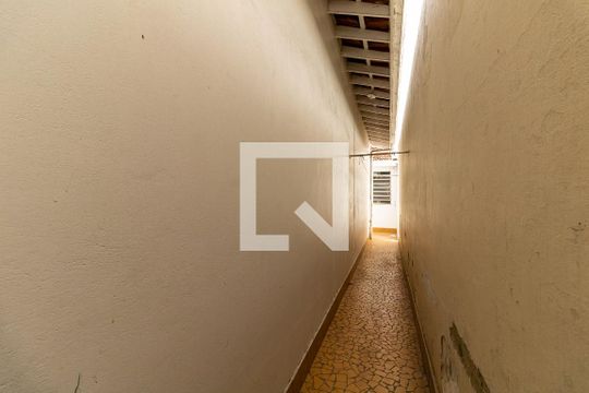 Corredor Lateral de casa à venda com 2 quartos, 197m² em Vila Brasilina, São Paulo