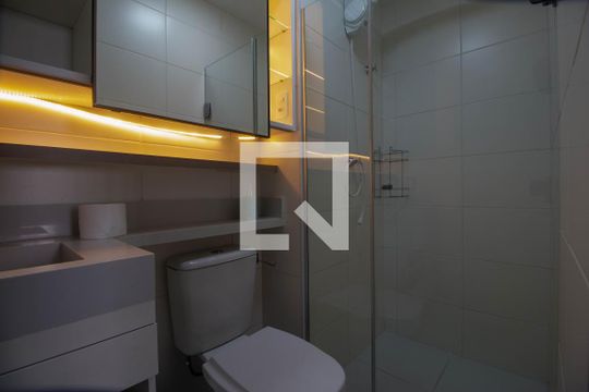 Banheiro de apartamento à venda com 1 quarto, 28m² em Jardim Caravelas, São Paulo