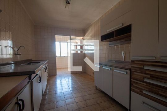 Cozinha de apartamento à venda com 3 quartos, 87m² em Santo Amaro, São Paulo