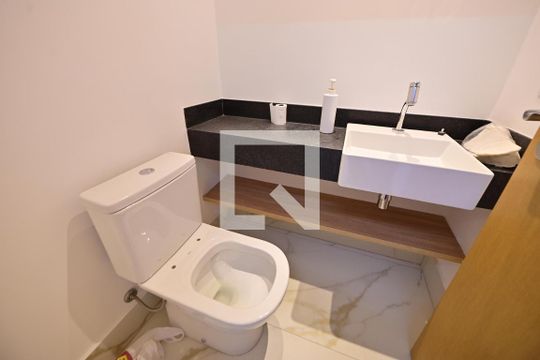 Lavabo de apartamento para alugar com 2 quartos, 80m² em Setor Marista, Goiânia