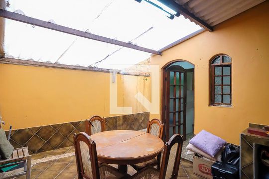 Quintal de casa à venda com 4 quartos, 189m² em Vila Dourados, São Bernardo do Campo