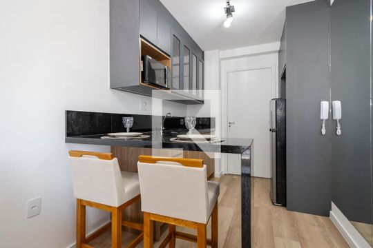 Cozinha de kitnet/studio para alugar com 1 quarto, 26m² em Santo Amaro, São Paulo