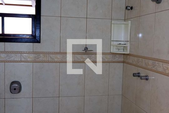 Banheiro da Suíte 2 de casa à venda com 3 quartos, 180m² em Santa Maria, Osasco