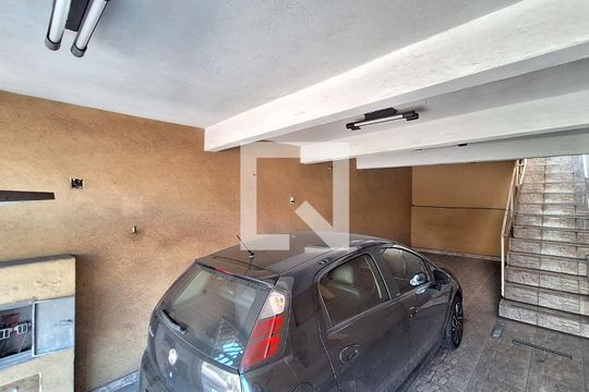 Garagem de casa para alugar com 3 quartos, 250m² em Alto da Lapa, São Paulo