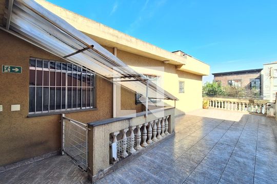 Quintal de casa para alugar com 3 quartos, 250m² em Alto da Lapa, São Paulo