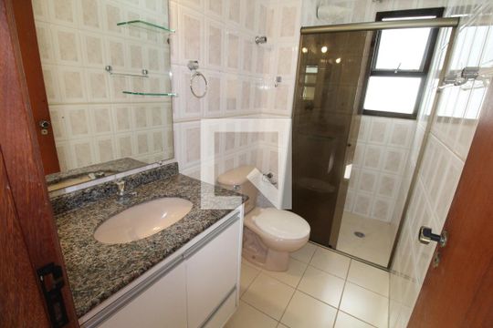 Banheiro da Suíte de apartamento para alugar com 3 quartos, 84m² em Parque Residencial Aquarius, São José dos Campos