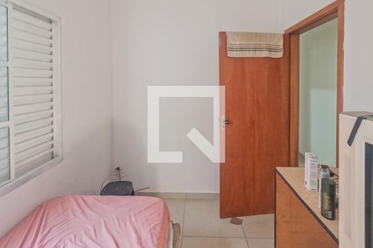 Quarto de casa de condomínio para alugar com 2 quartos, 64m² em Vila Pereira Cerca, São Paulo