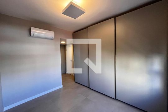 Suíte 3 de apartamento à venda com 3 quartos, 111m² em Cambuí, Campinas