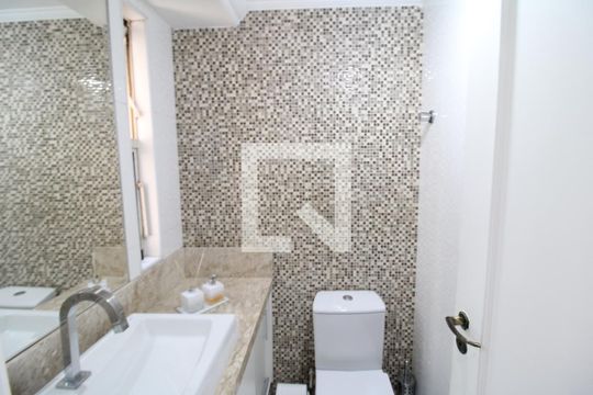 Banheiro de apartamento à venda com 2 quartos, 54m² em Vila Pita, São Paulo