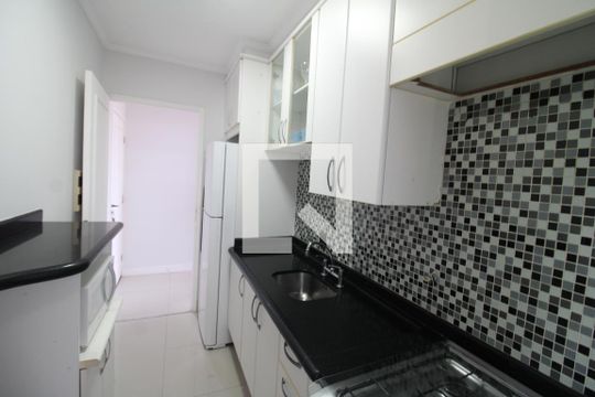 Cozinha de apartamento à venda com 2 quartos, 54m² em Vila Pita, São Paulo