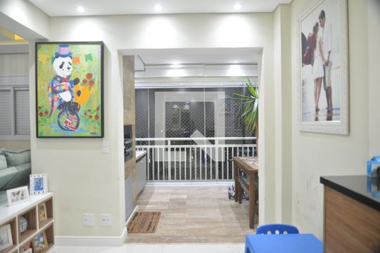 Sala de apartamento à venda com 2 quartos, 75m² em Vila Apiai, Santo André