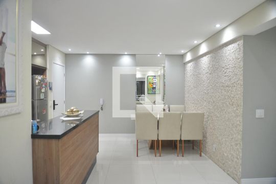 Sala de apartamento à venda com 2 quartos, 75m² em Vila Apiai, Santo André
