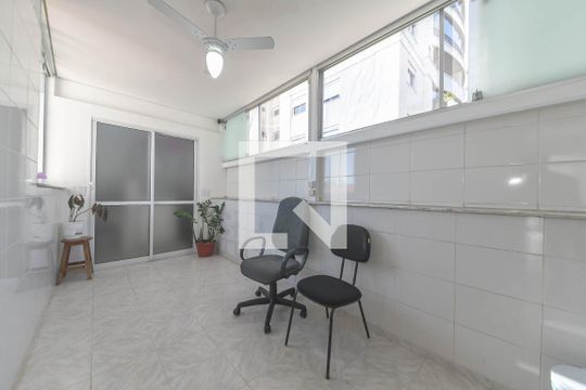 Sala Multifuncional de casa à venda com 3 quartos, 190m² em Vila Gumercindo, São Paulo