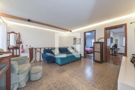 Casa à venda com 3 quartos, 190m² em Vila Gumercindo, São Paulo