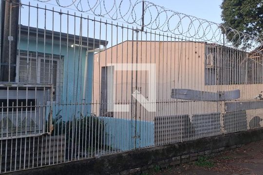 Fachada de casa à venda com 2 quartos, 95m² em Partenon, Porto Alegre