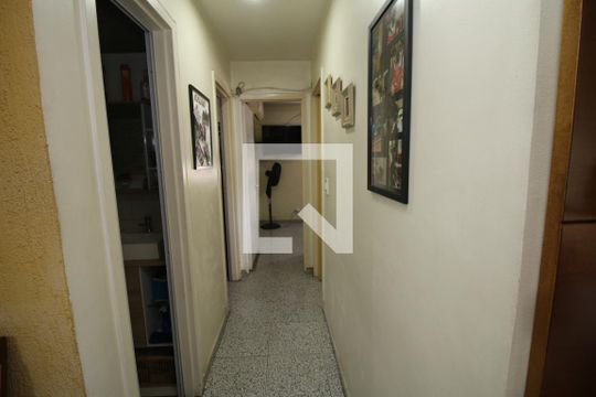 Corredor de apartamento à venda com 3 quartos, 81m² em Penha Circular, Rio de Janeiro