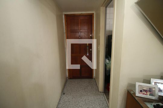 Corredor de apartamento à venda com 3 quartos, 81m² em Penha Circular, Rio de Janeiro