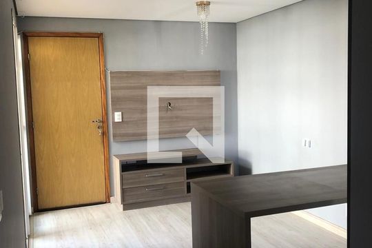 Sala de apartamento para alugar com 2 quartos, 45m² em Jardim Isis, Cotia