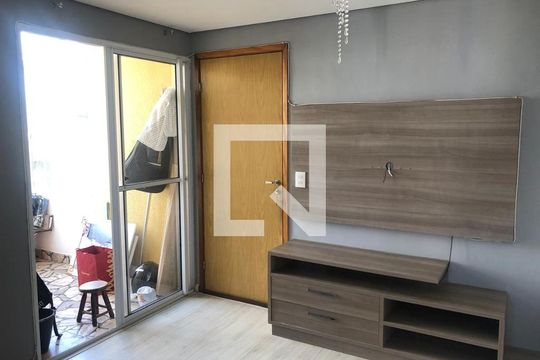 Sala de apartamento para alugar com 2 quartos, 45m² em Jardim Isis, Cotia