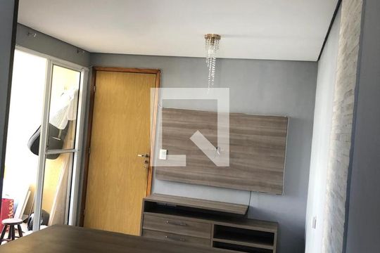 Sala de apartamento para alugar com 2 quartos, 45m² em Jardim Isis, Cotia