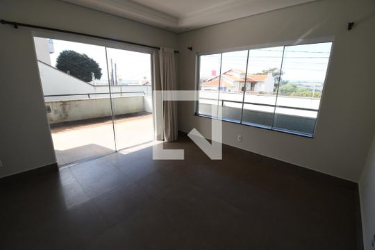 Sala 1 de casa à venda com 4 quartos, 234m² em Parque das Universidades, Campinas