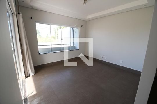 Casa à venda com 4 quartos, 234m² em Parque das Universidades, Campinas