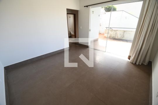 Sala 1 de casa à venda com 4 quartos, 234m² em Parque das Universidades, Campinas