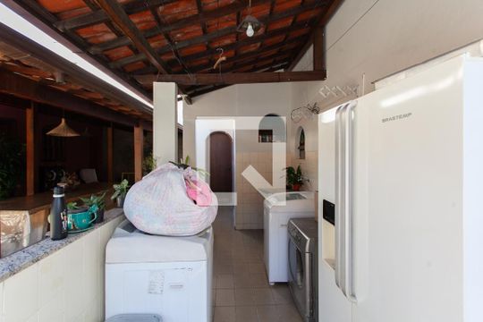 Área de Serviço de casa à venda com 5 quartos, 360m² em Santa Rosa, Belo Horizonte