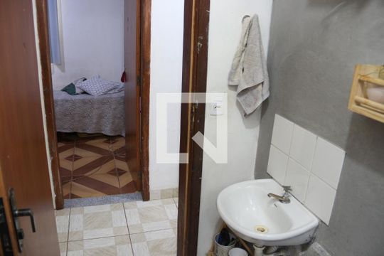 Banheiro de apartamento à venda com 3 quartos, 63m² em Diamante, Belo Horizonte