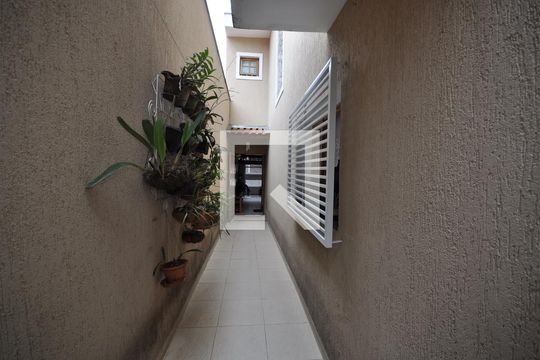 Corredor lateral de casa à venda com 3 quartos, 150m² em Vila Constança, São Paulo